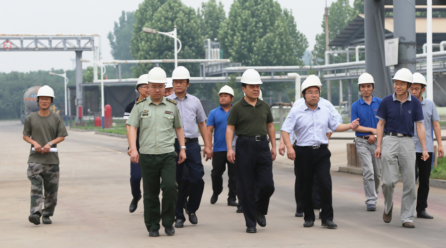 鄒平縣副縣長(zhǎng)、公安局長(zhǎng)張海濱來(lái)我公司調(diào)研安全生產(chǎn)工作